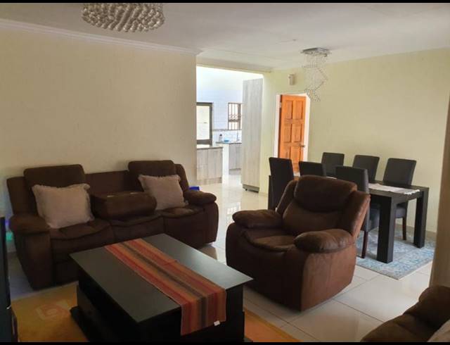 3 BEDROOM HOUSE FOR SALE IN OLIEVENHOUTBOSCH